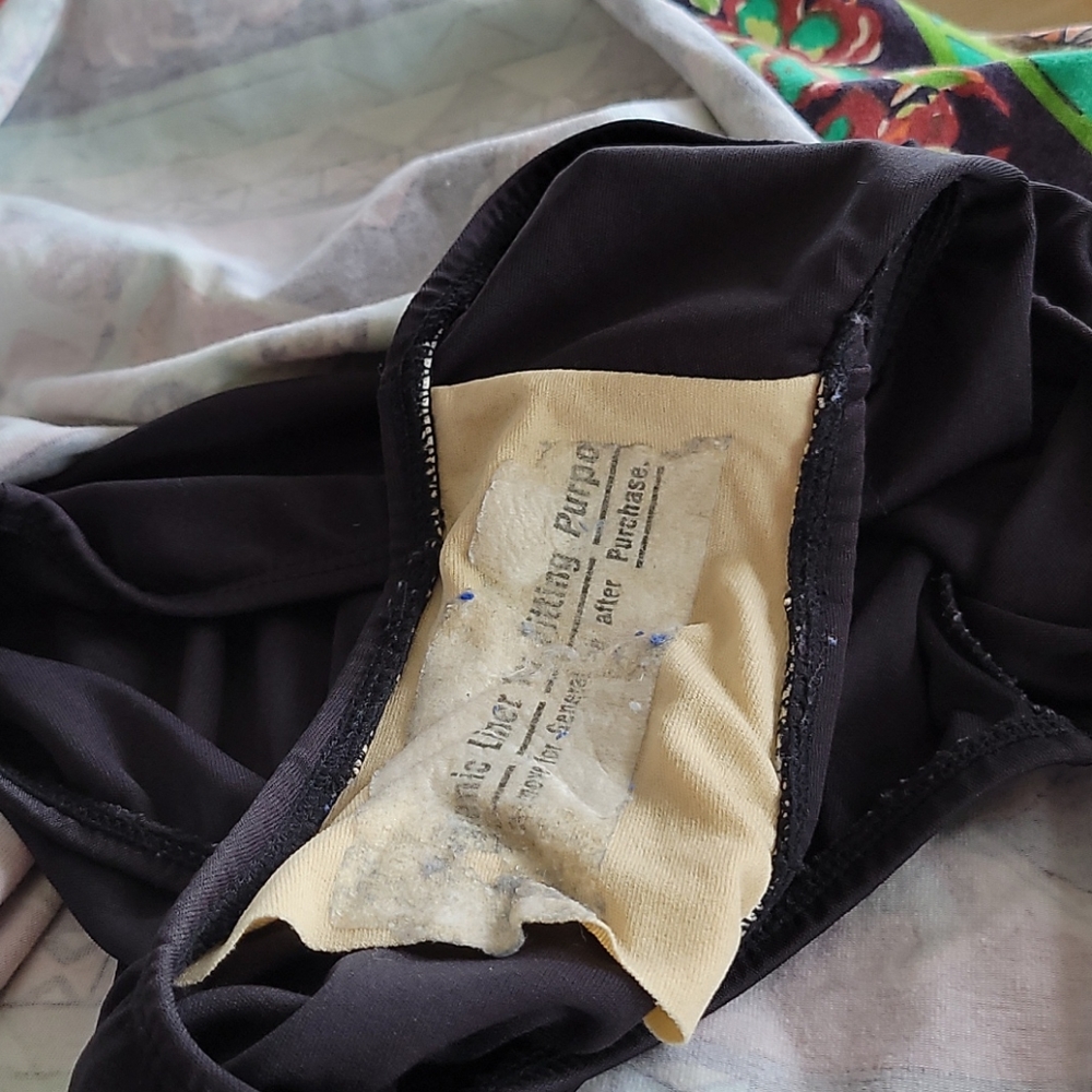 VINTAGE EXTRA TOUCH INTERNATIONAL SWIMSUIT - Picture 12 of 15